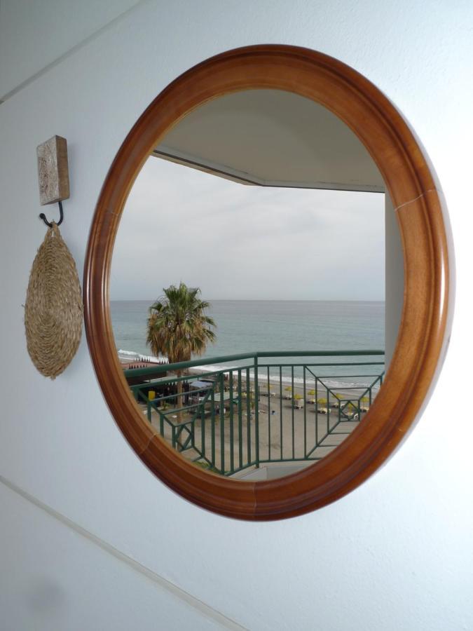 Torrox Costa Beachfront Apartment Luaran gambar